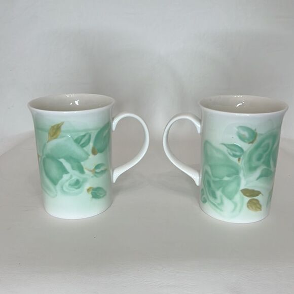 Camille Beckman Queens Fine Bone China  England 4 1/4 In Tall 3 In Round Set 2 - Picture 2 of 4